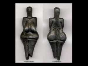 Venus of Dolni Vestonic, 29.000-24.000BC ; the oldest excavated 'Venus'